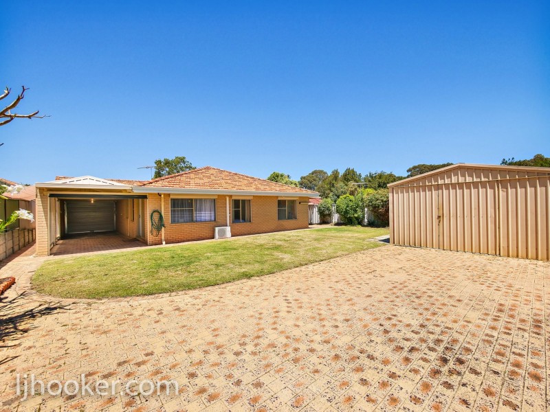 14 Plumdale Way, Woodvale WA 6026