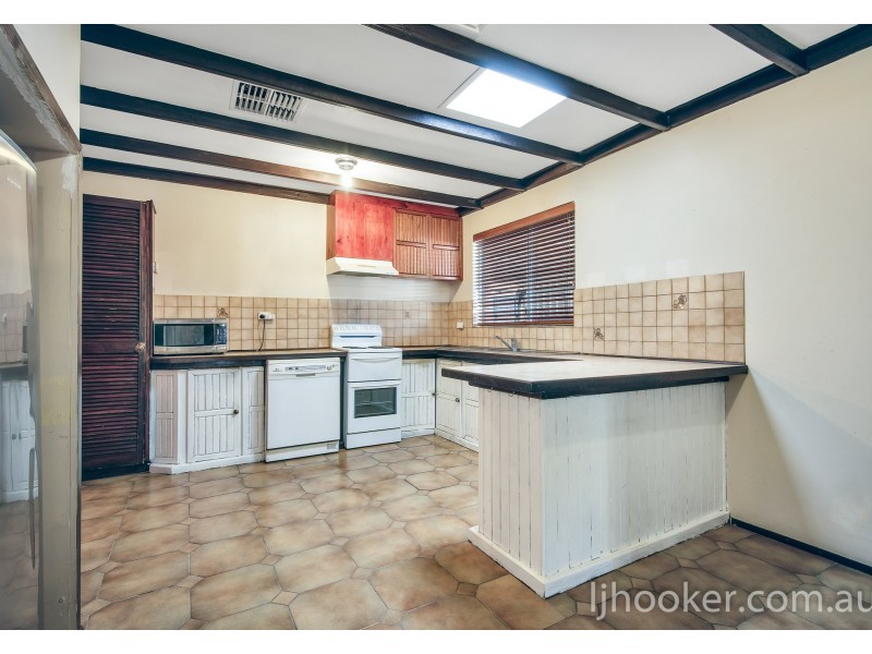 1 Longfield Road, Maddington WA 6109