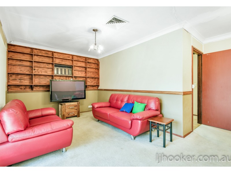 1 Longfield Road, Maddington WA 6109