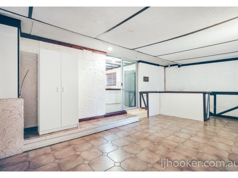 1 Longfield Road, Maddington WA 6109