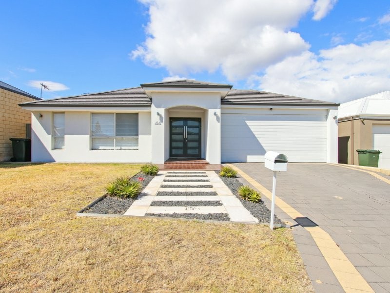 44 Ayer Road, Queens Park WA 6107