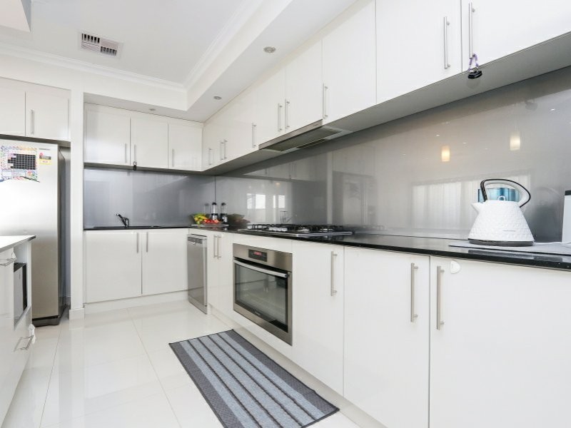 44 Ayer Road, Queens Park WA 6107