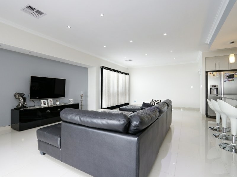 44 Ayer Road, Queens Park WA 6107