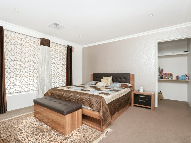 44 Ayer Road, Queens Park WA 6107