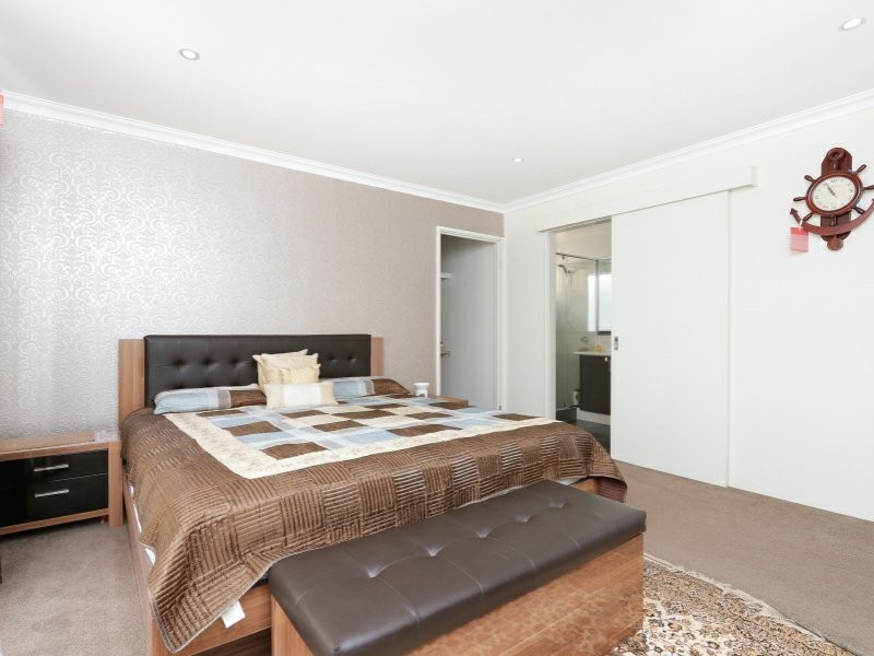 44 Ayer Road, Queens Park WA 6107