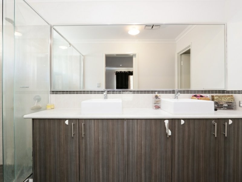 44 Ayer Road, Queens Park WA 6107