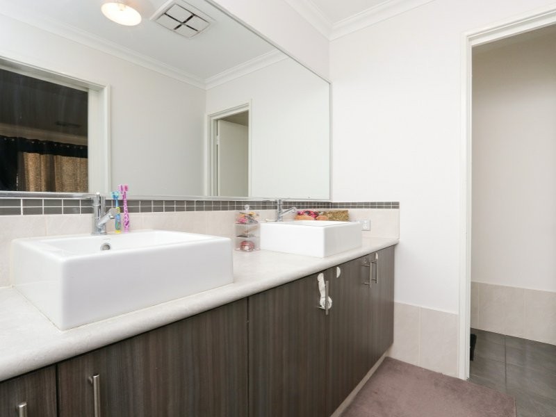 44 Ayer Road, Queens Park WA 6107