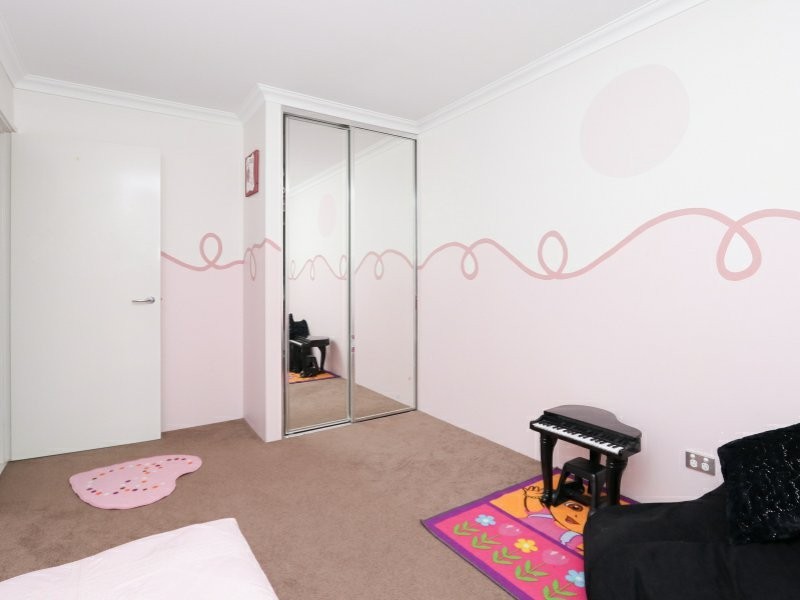 44 Ayer Road, Queens Park WA 6107