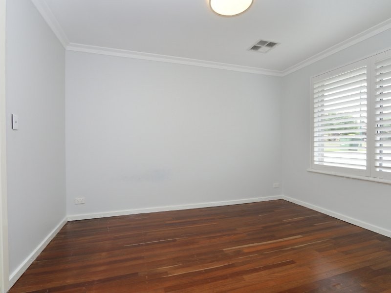 4 Boston Way, Booragoon WA 6154