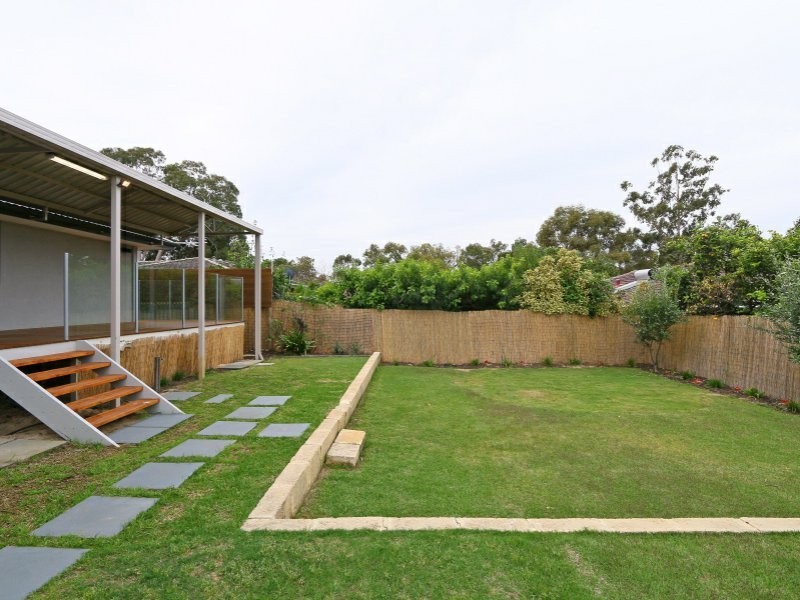 4 Boston Way, Booragoon WA 6154