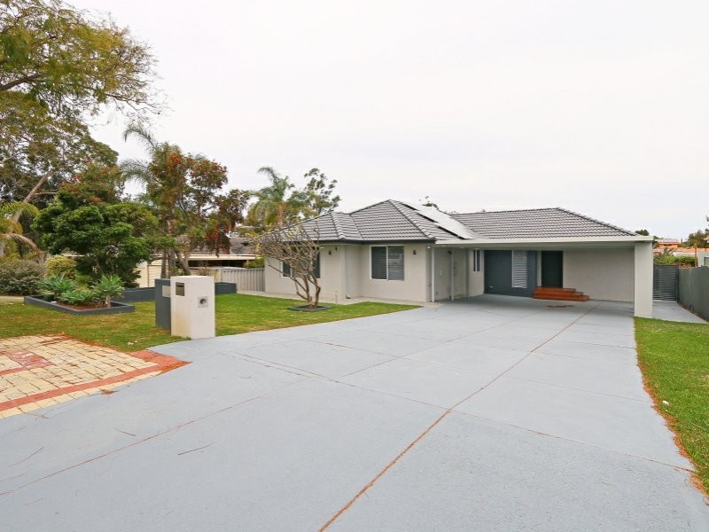 4 Boston Way, Booragoon WA 6154