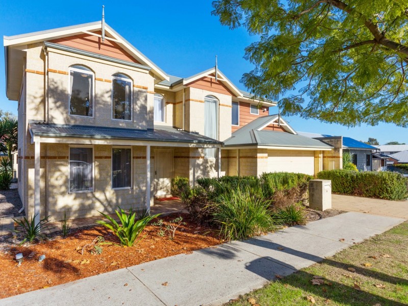 84A Gladstone Road, Rivervale WA 6103