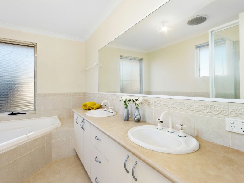 84A Gladstone Road, Rivervale WA 6103