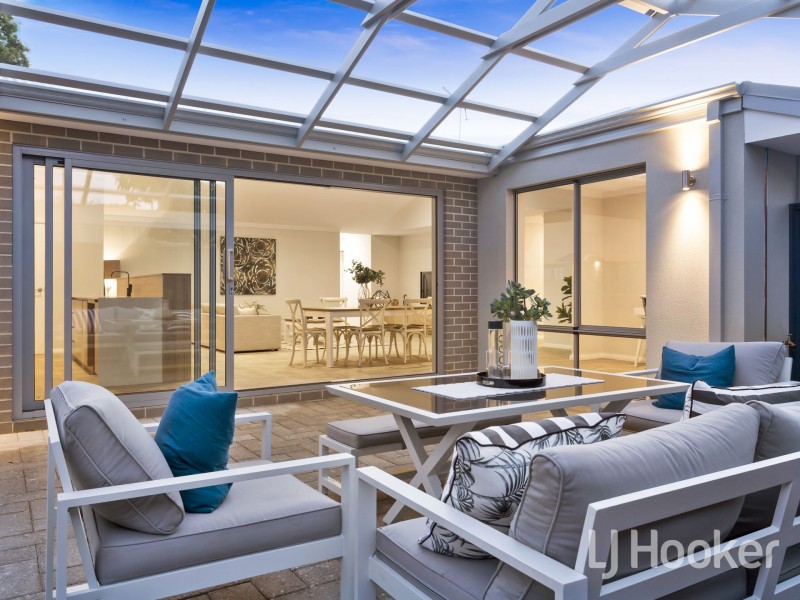 4 Lefroy Road, Bull Creek WA 6149