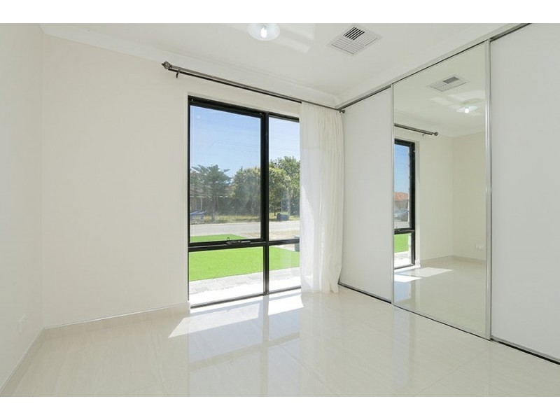 2 Carcoo Court, Beckenham WA 6107