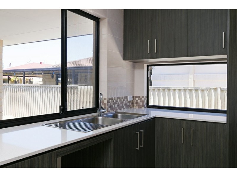 2 Carcoo Court, Beckenham WA 6107