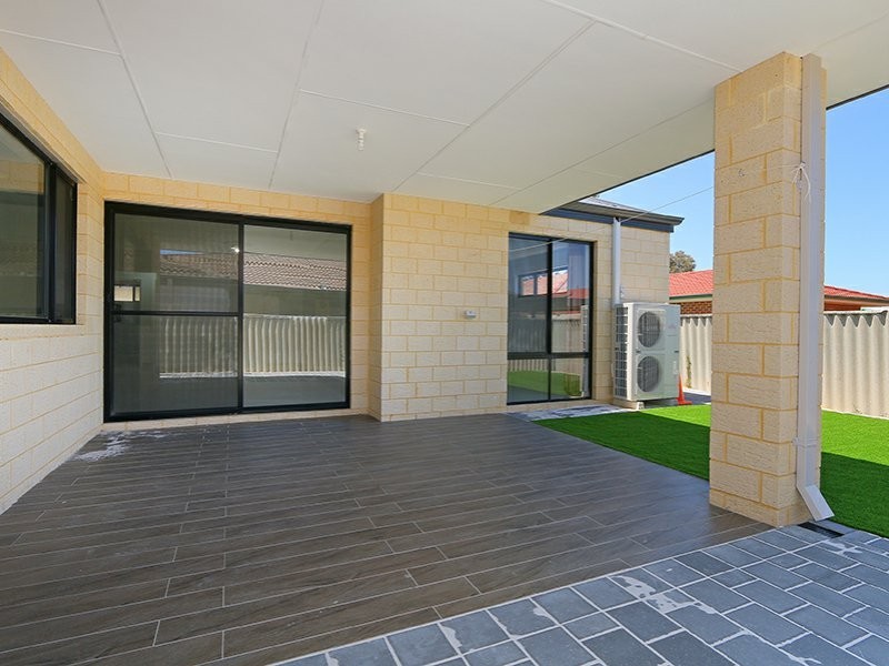 2 Carcoo Court, Beckenham WA 6107