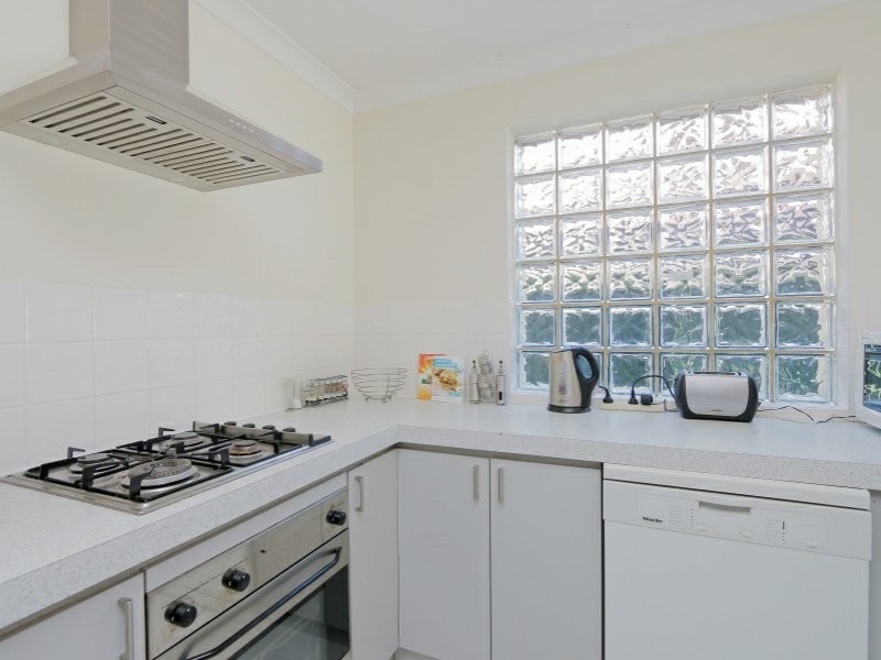 8/6 Warwick Street, St James WA 6102