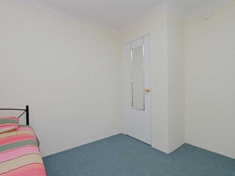 8/6 Warwick Street, St James WA 6102