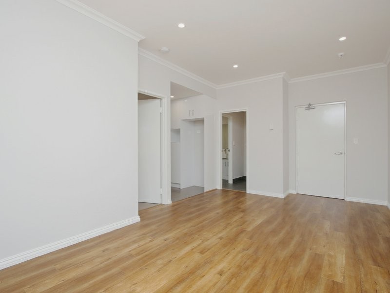 2/253 Robinson Avenue, Cloverdale WA 6105