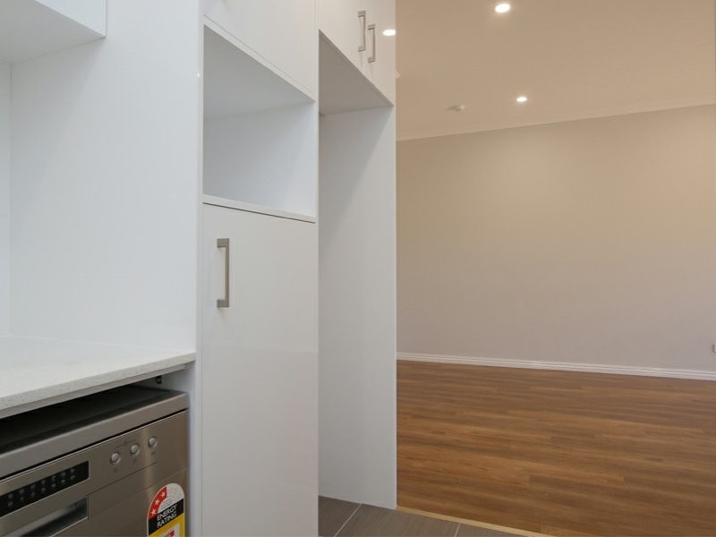 2/253 Robinson Avenue, Cloverdale WA 6105