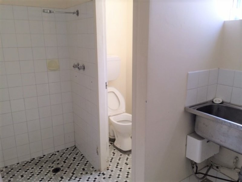 4/307 Wharf Street, Queens Park WA 6107