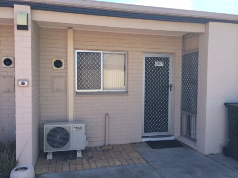 4/307 Wharf Street, Queens Park WA 6107