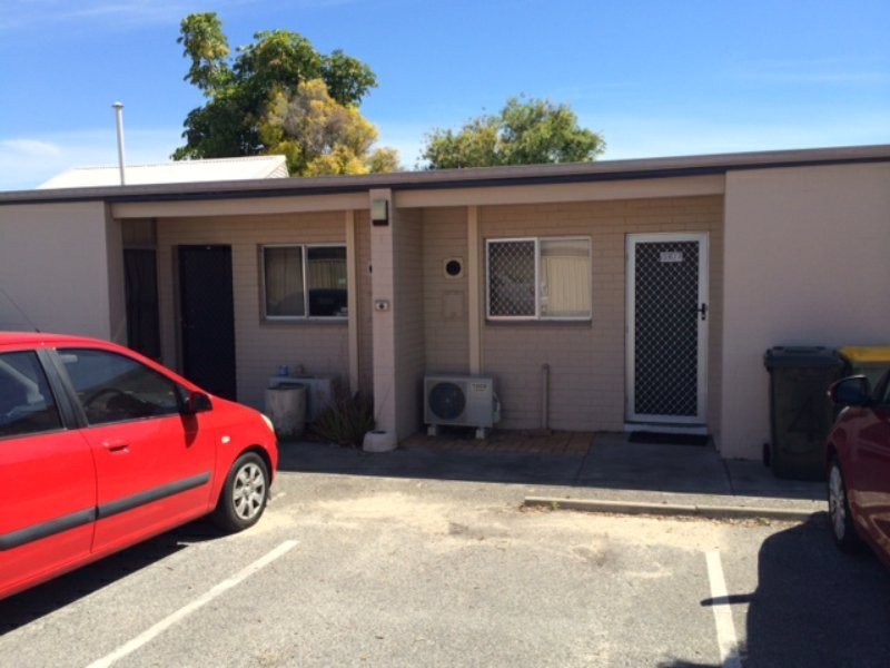 4/307 Wharf Street, Queens Park WA 6107