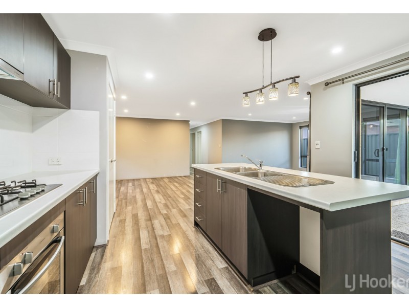 1 Oriel Lane, Piara Waters WA 6112