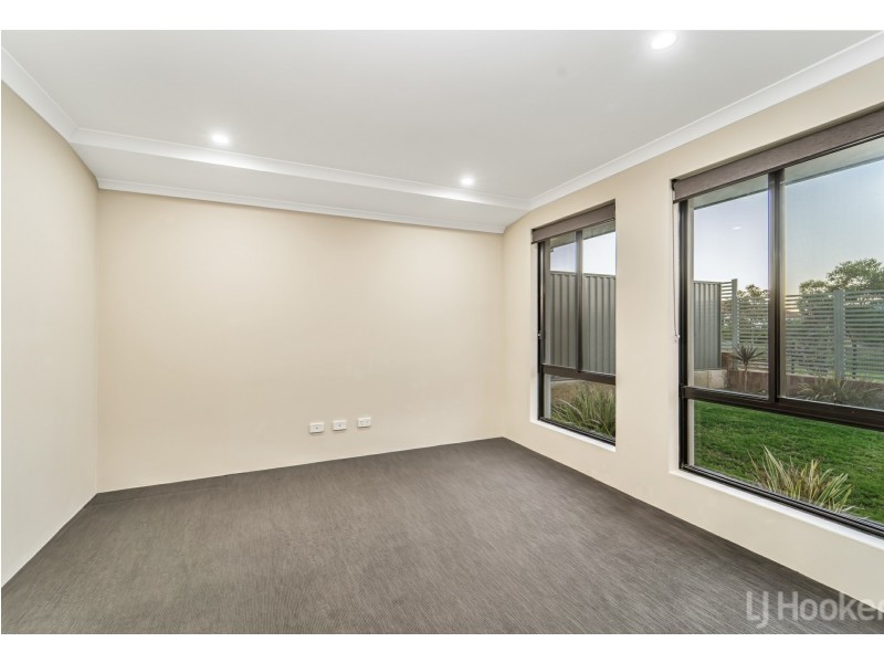 1 Oriel Lane, Piara Waters WA 6112