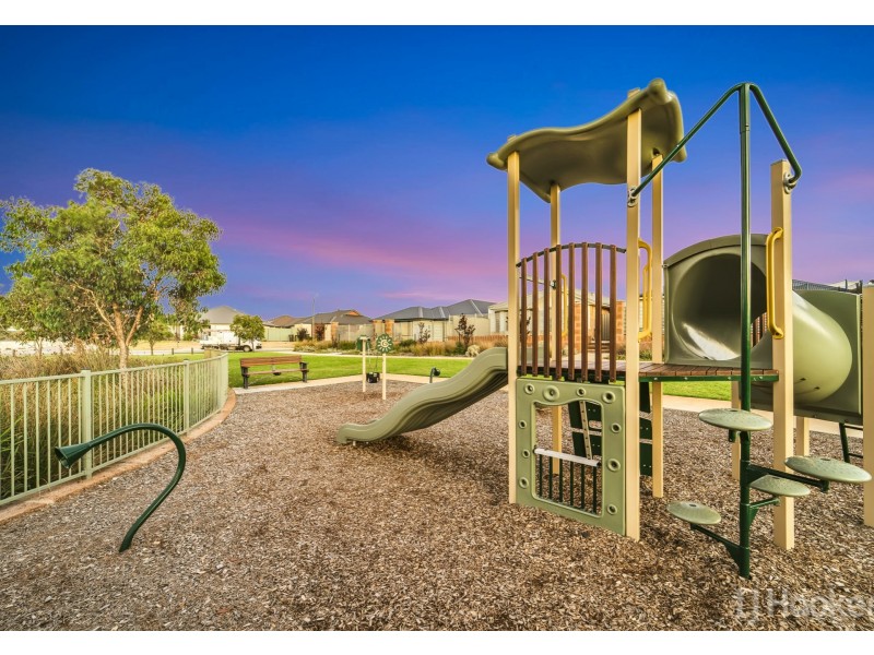 1 Oriel Lane, Piara Waters WA 6112
