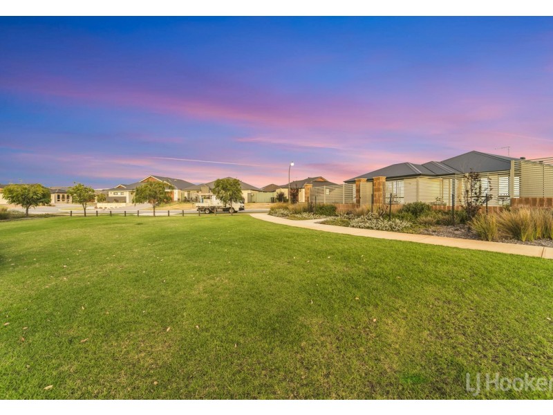 1 Oriel Lane, Piara Waters WA 6112