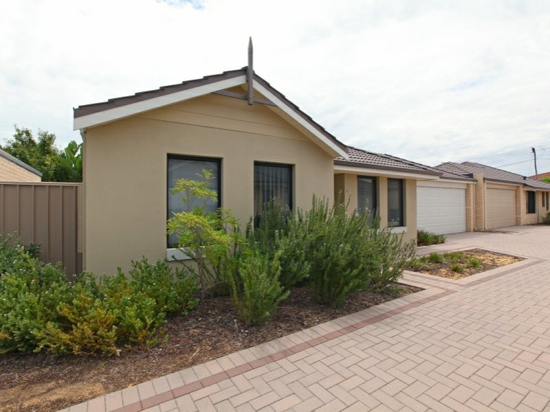 6/7 Stockman Way, Cannington WA 6107