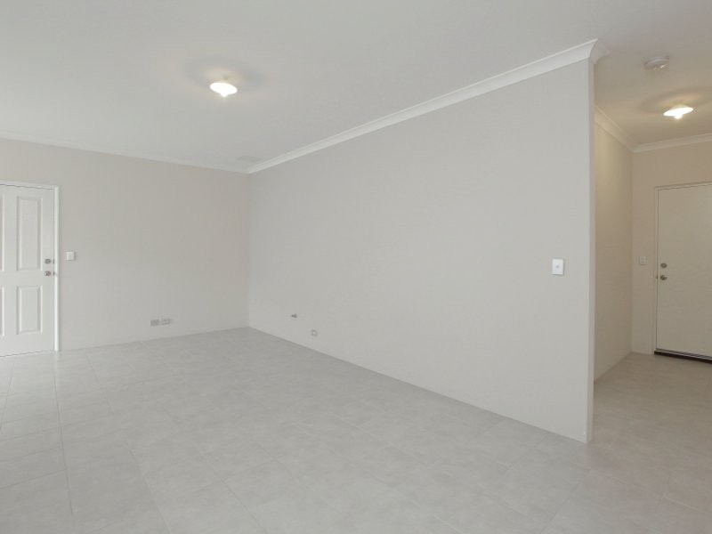 6/7 Stockman Way, Cannington WA 6107