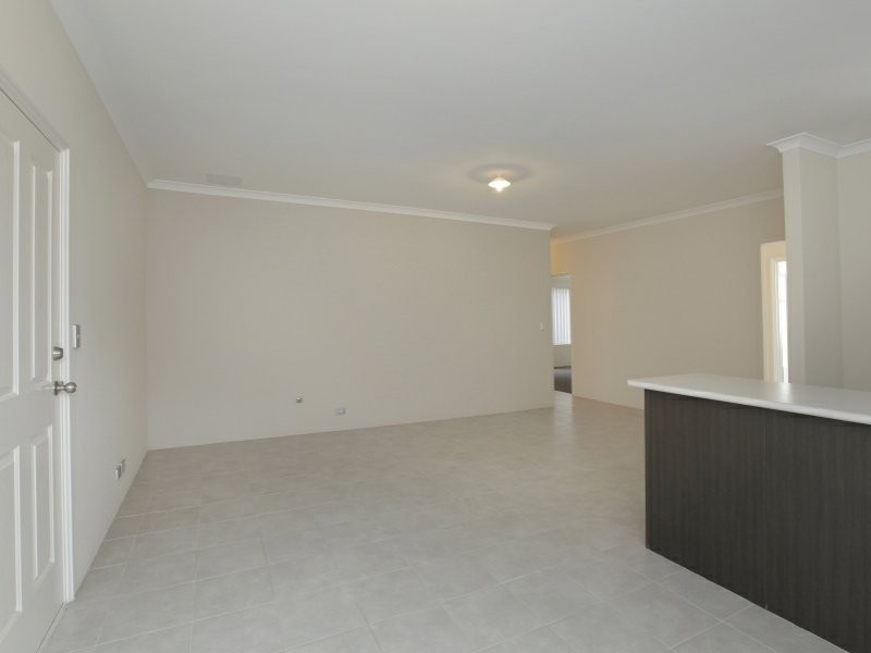 6/7 Stockman Way, Cannington WA 6107