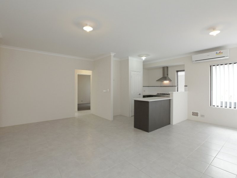 6/7 Stockman Way, Cannington WA 6107