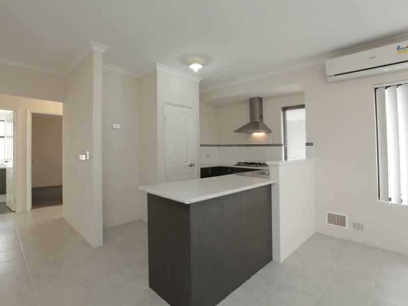 6/7 Stockman Way, Cannington WA 6107