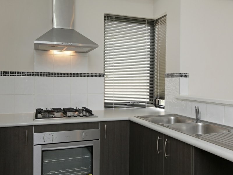 6/7 Stockman Way, Cannington WA 6107