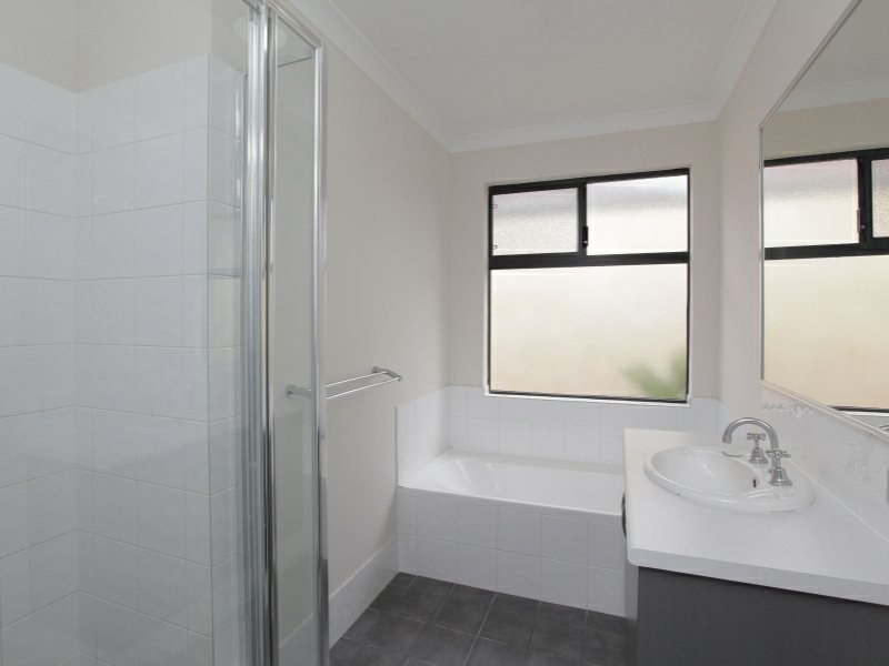 6/7 Stockman Way, Cannington WA 6107