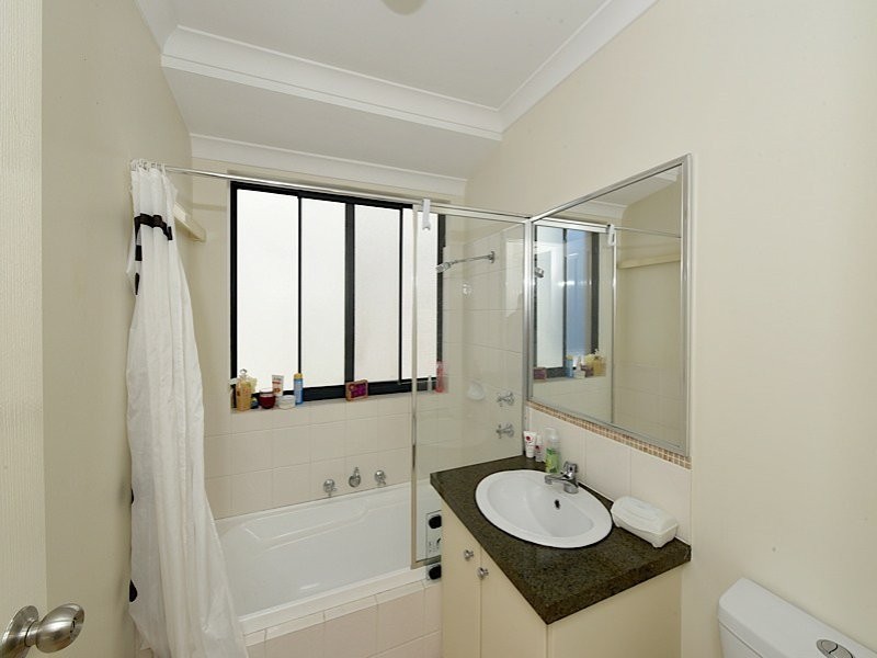 8/50 Norman Street, St James WA 6102