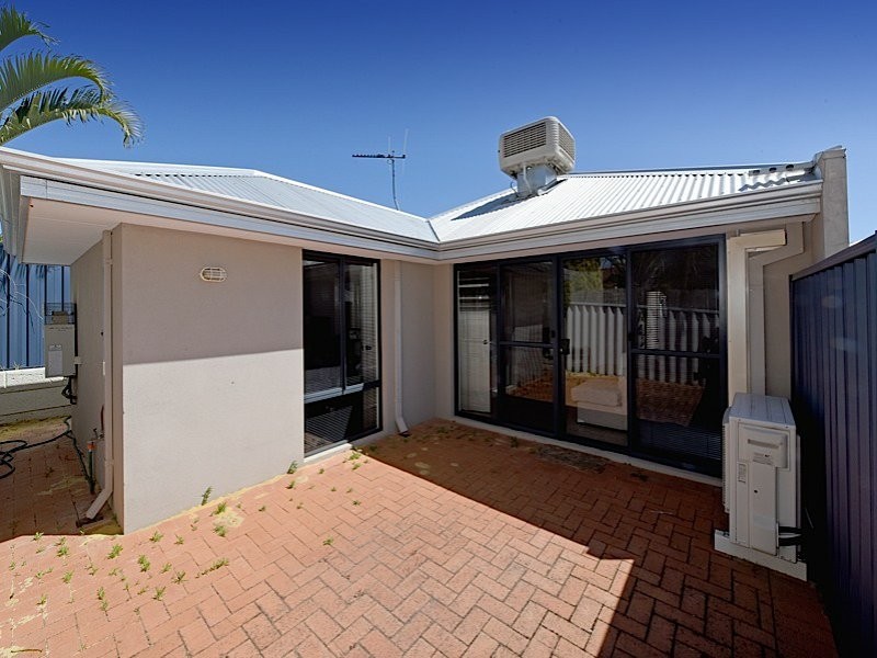 8/50 Norman Street, St James WA 6102