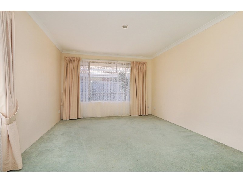38 Fringe Lily Crescent, Ellenbrook WA 6069