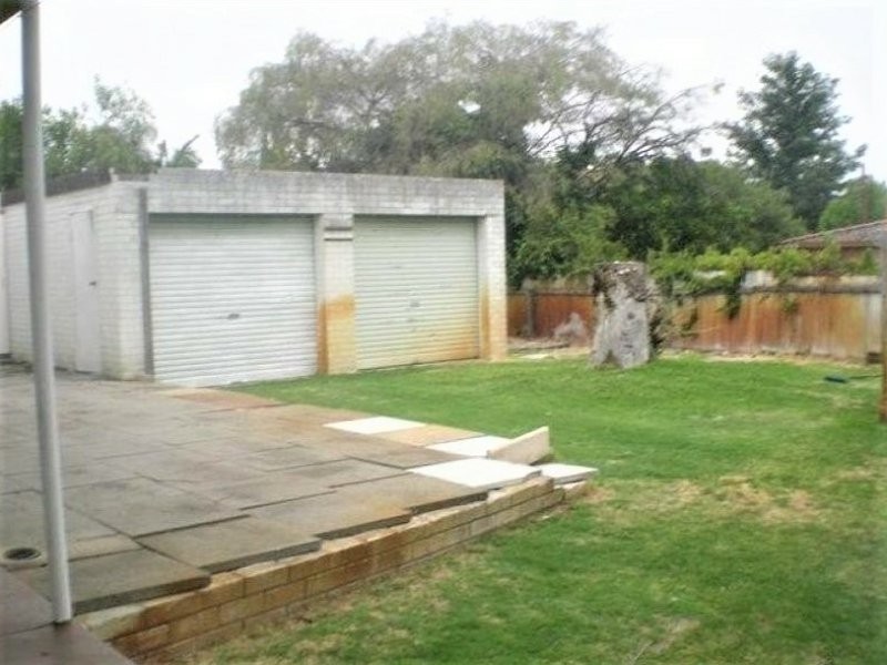 15 Neil Street, Rossmoyne WA 6148