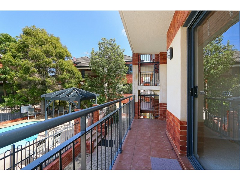 14/8 King George Street, Victoria Park WA 6100