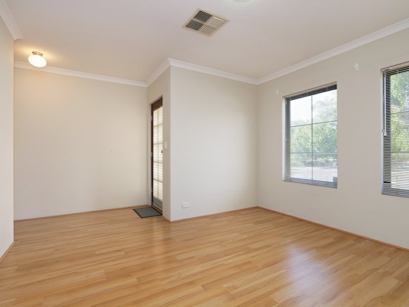2 Manuel Crescent, Redcliffe WA 6104