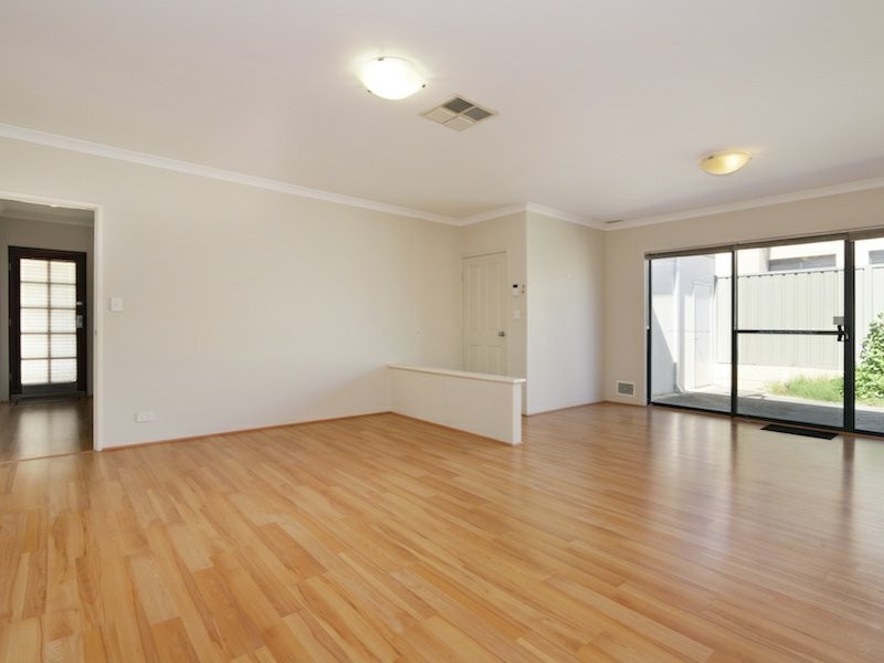 2 Manuel Crescent, Redcliffe WA 6104