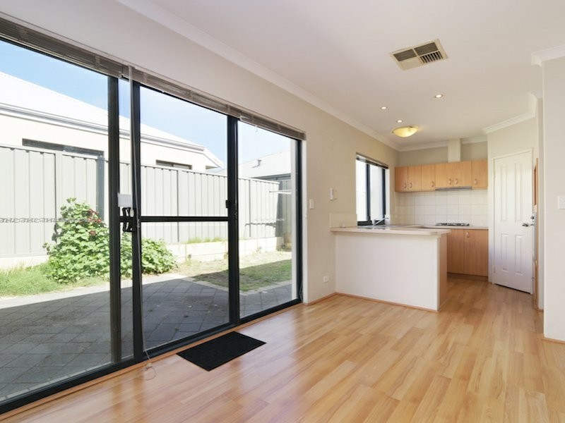 2 Manuel Crescent, Redcliffe WA 6104