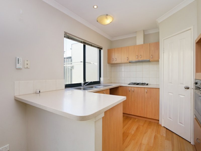 2 Manuel Crescent, Redcliffe WA 6104