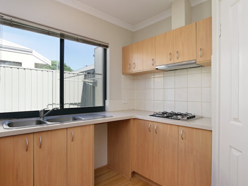 2 Manuel Crescent, Redcliffe WA 6104