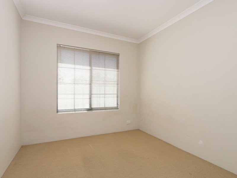 2 Manuel Crescent, Redcliffe WA 6104